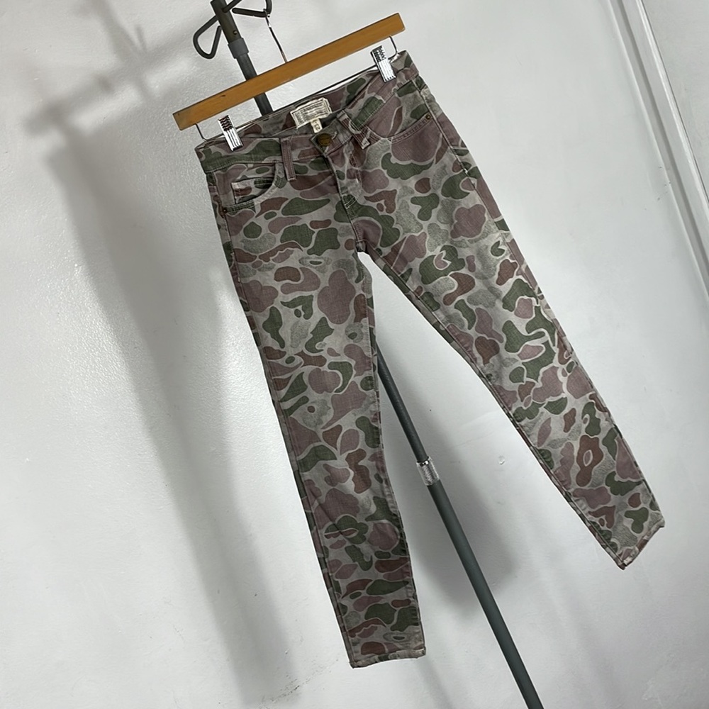 CURRENT ELIOTT CAMO JEANS